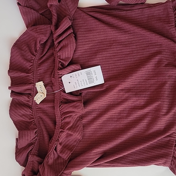 LA Hearts off the shoulder crop top/size S. - Picture 4 of 10